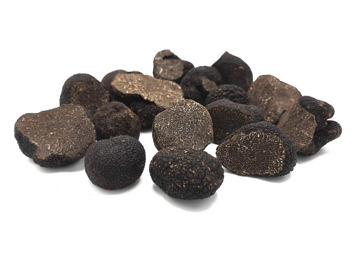 lot-petites-et-morceaux-truffes-noires-d
